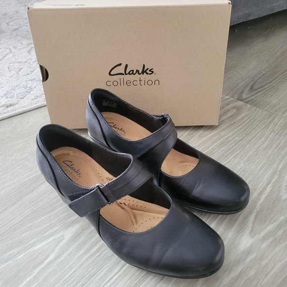 Clarks Shoes - Clarks Women's Black Mary Jane Shoes Size 8.5 Wide